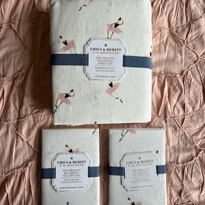 NEW Pottery Barn Kids Organic Sheet Set + two extra pillowcases - Ballet